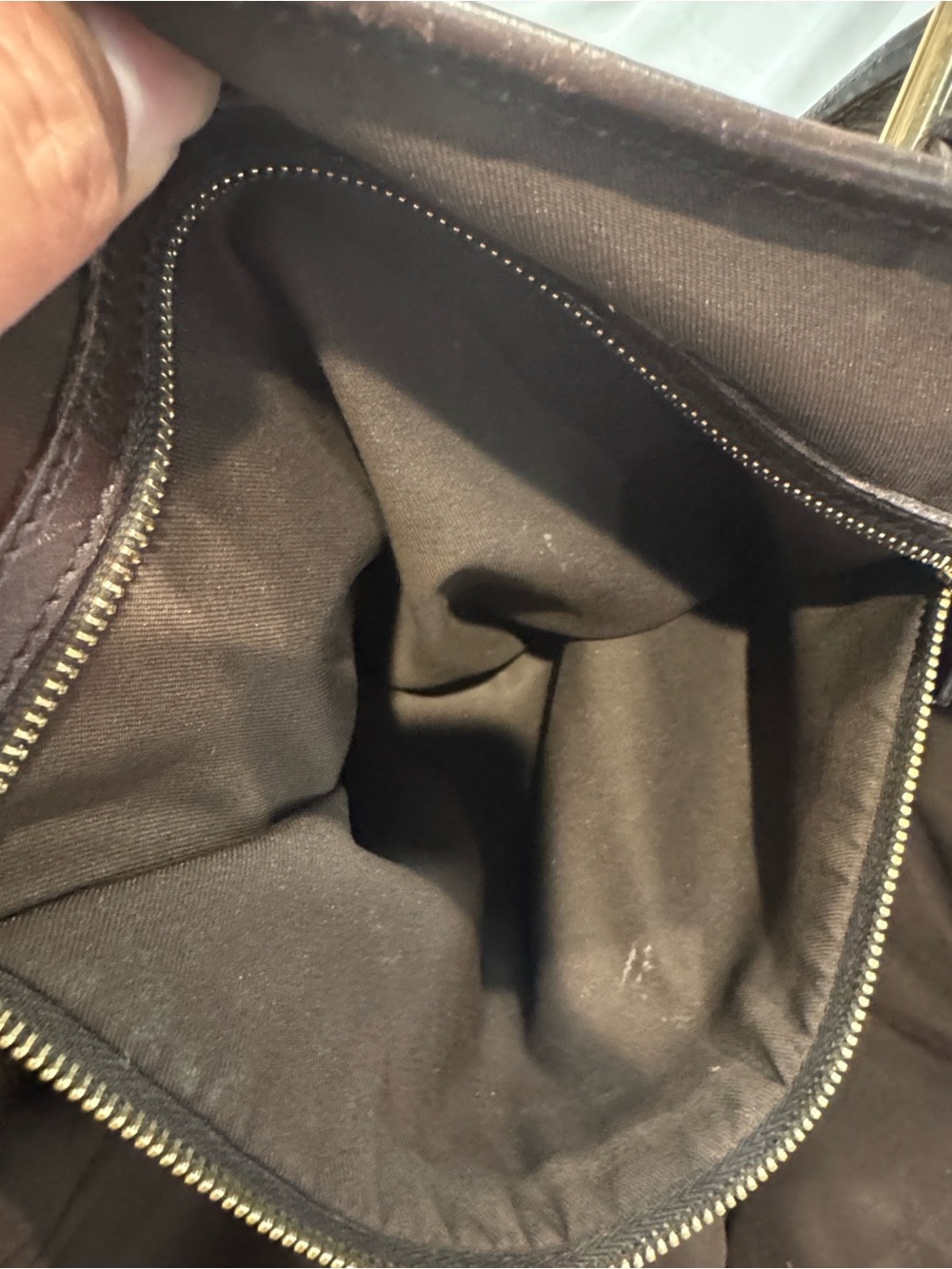 Authentic Gucci Beige Monogram Tote with Green and Red Stripes - Picture 9 of 10